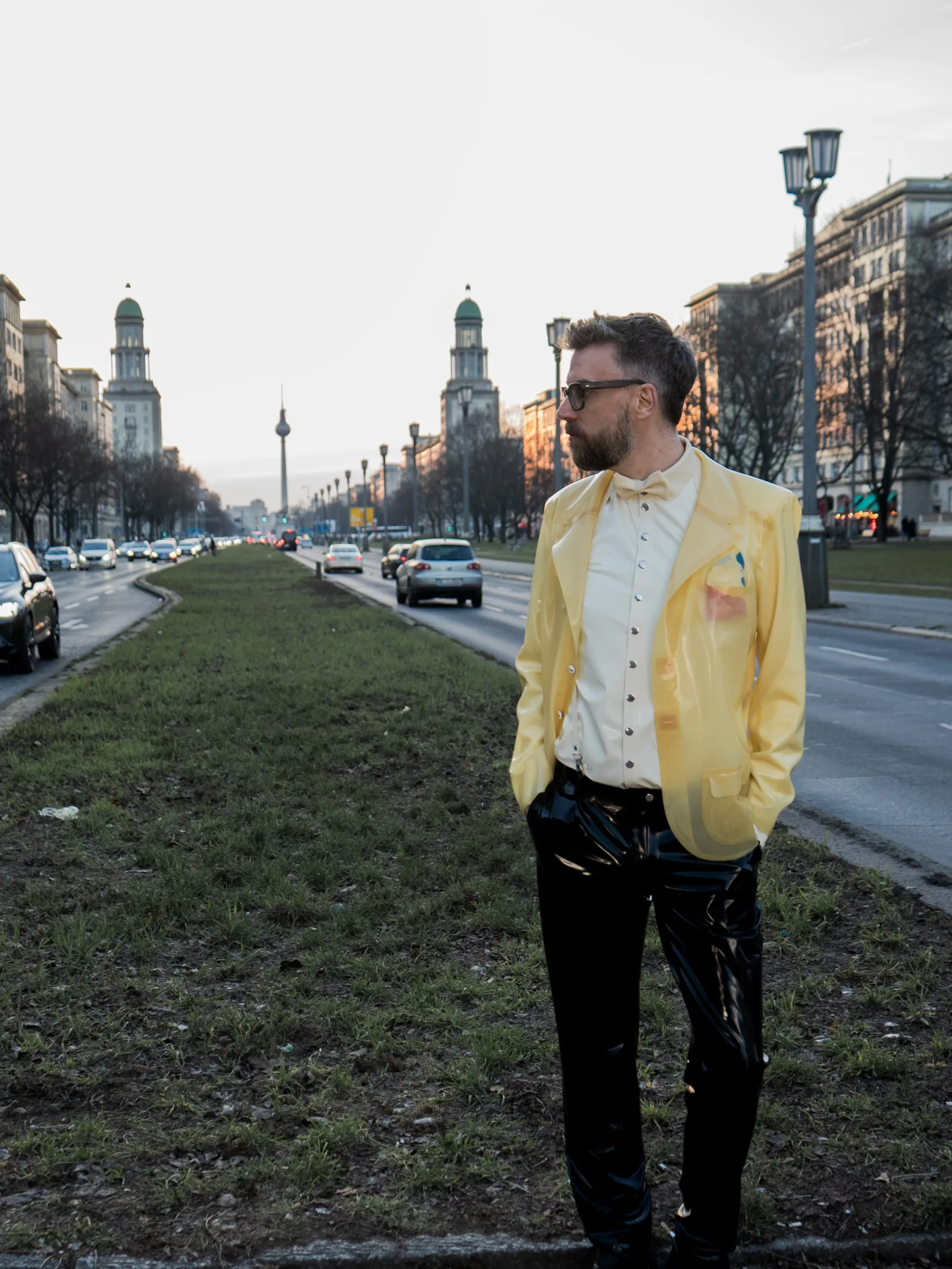 Welcome to Berlin! - Terry in a casual but elegant suited outfit on the streets at Frankfurter Tor